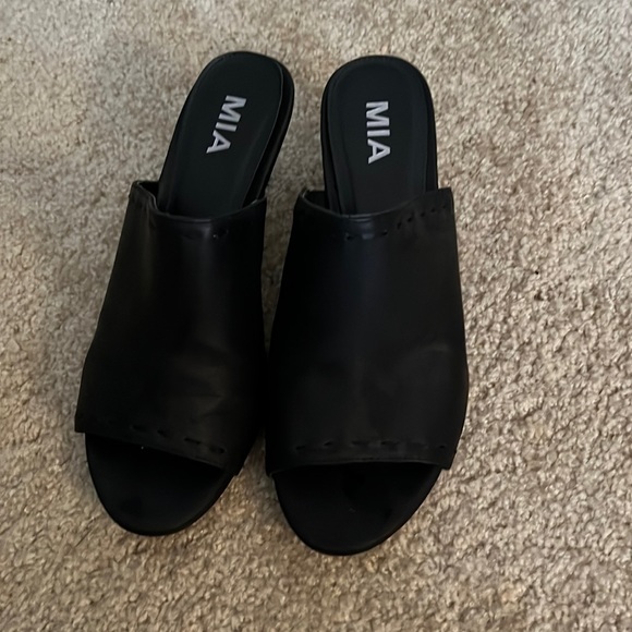 Women’s Mules - Picture 1 of 4